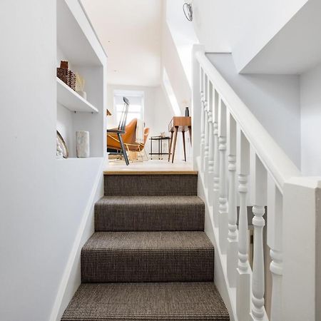 شقة The Margravine Maisonette - Modern & Bright 2Bdr Flat لندن المظهر الخارجي الصورة