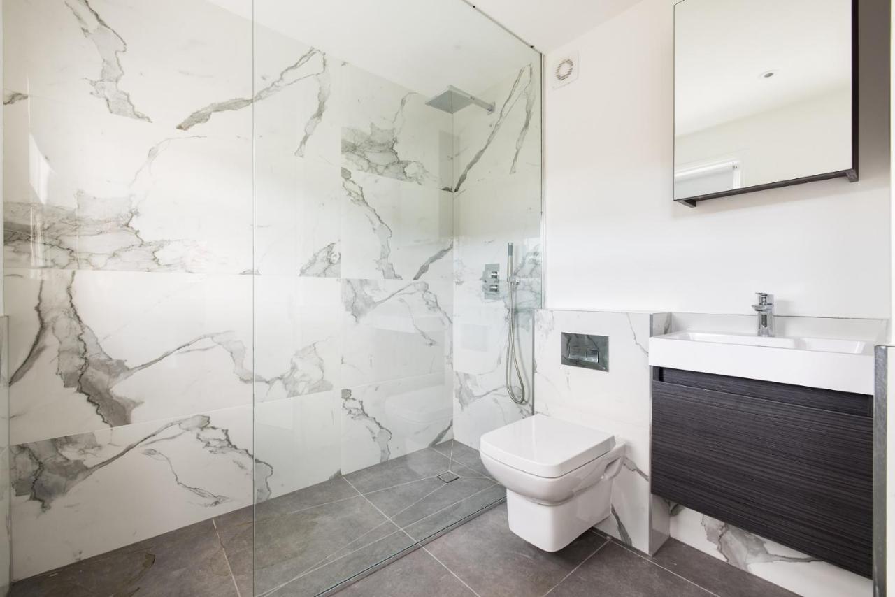 شقة The Margravine Maisonette - Modern & Bright 2Bdr Flat لندن المظهر الخارجي الصورة