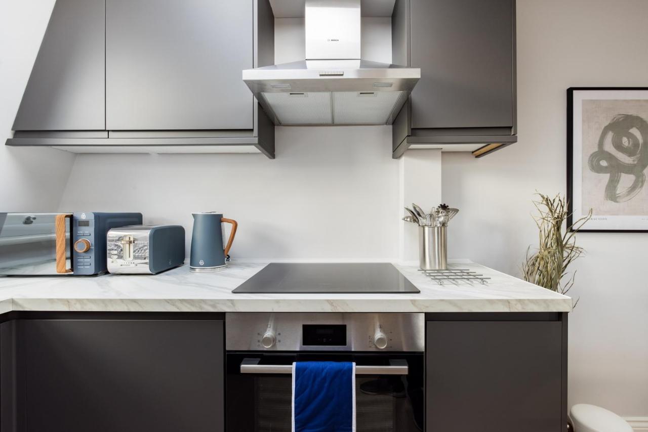 شقة The Margravine Maisonette - Modern & Bright 2Bdr Flat لندن المظهر الخارجي الصورة